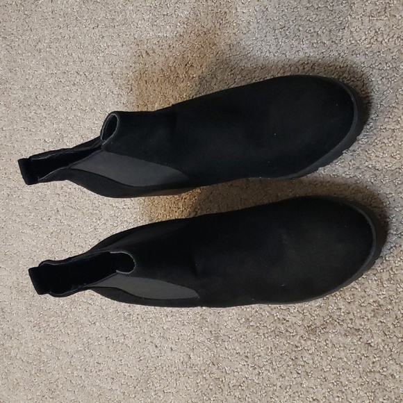 Topshop women's black round toe suede ankle booties 3" heel kinda chunky - Picture 3 of 9